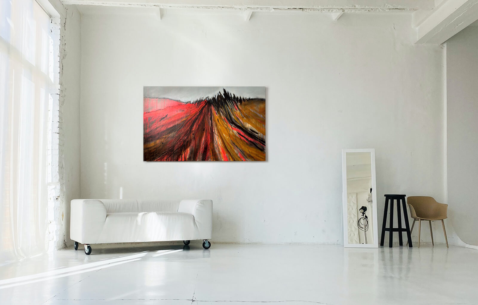 Abstrakte Landschaft 'Erdrauschen': großes Bild mit kräftigen Farben an einer Wand in einem Loft.